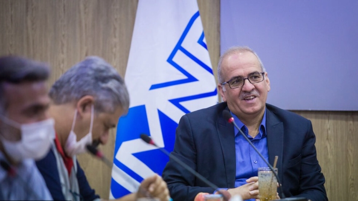 فریدونی جواب کعبی را داد: اجازه بده مردم از فوتبال لذت ببرند!