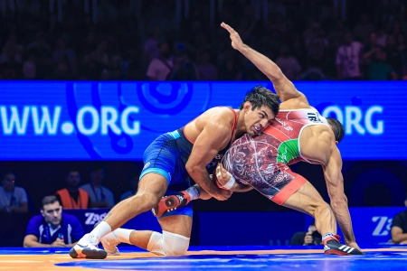 کشتی آزاد قهرمانی جهان؛ زاهد والنسیا از آمریکا طلایی شد