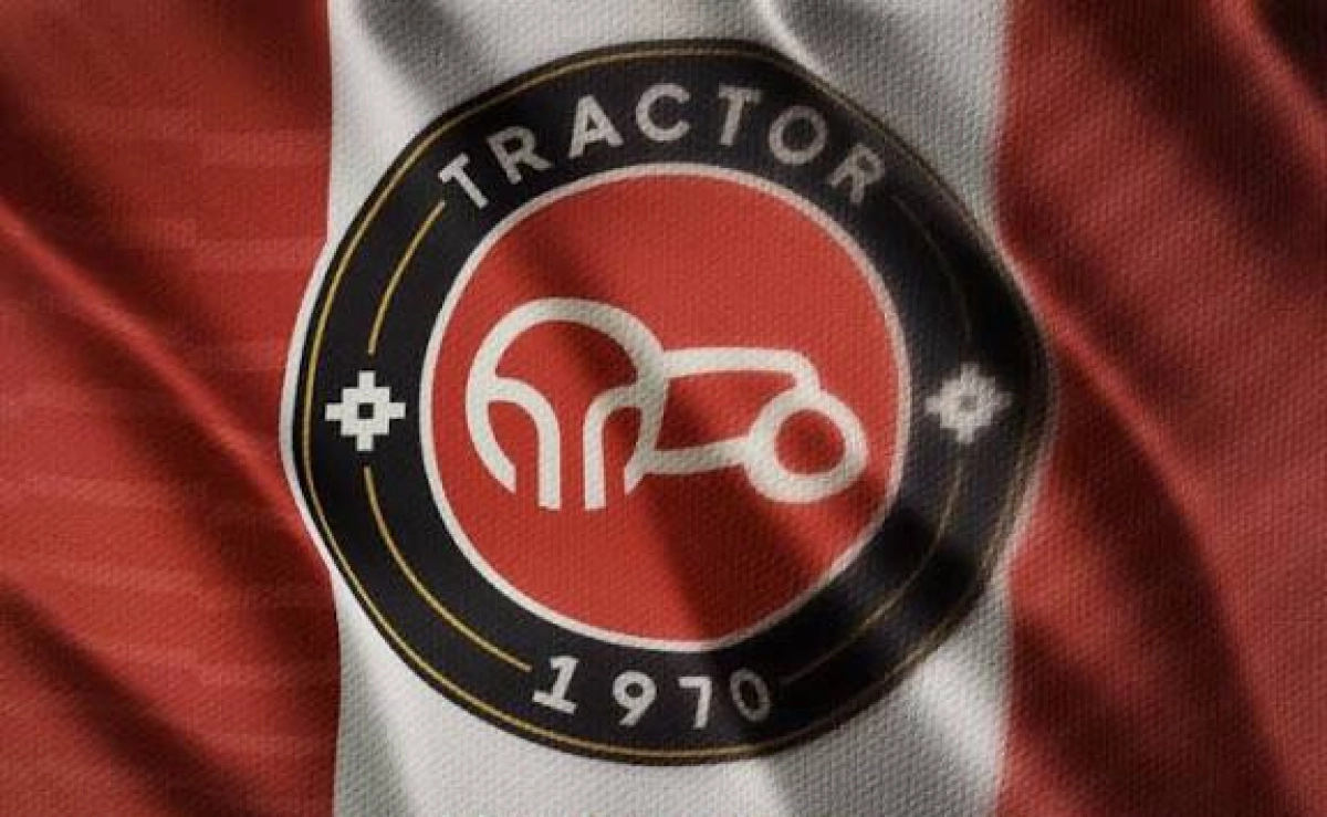 آب‌های نیلگون خلیج فارس روی پوستر پیش‌بازی تراکتور + عکس