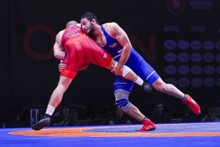 پیام اتحادیه جهانی کشتی به آذرپیرا: شکست، بخشی از یادگیری است