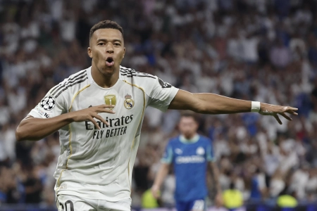 رئال مادرید ۲-۱ مارسی؛ دومین پیروزی ۱۰ نفره کهکشانی‌ها در یک هفته