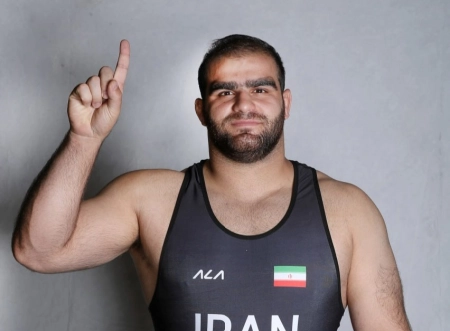 تانک بختیاری هم طلایی شد؛ میرزازاده بر سکوی نخست قهرمانی جهان