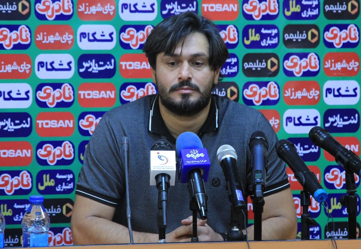 دقیقی: با بودجه یک بازیکن استقلال کل تیم پیکان را بستیم!