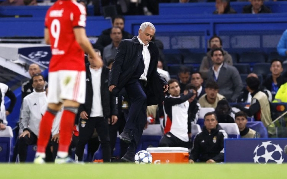 ۵ بازی و ۱۵ برد؛ مورینیو راه پیروزی مقابل چلسی را فراموش کرده است