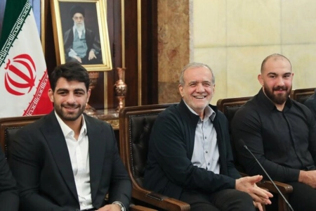 تقدیر رئیس‌جمهور از پسران افتخارآفرین کشتی
