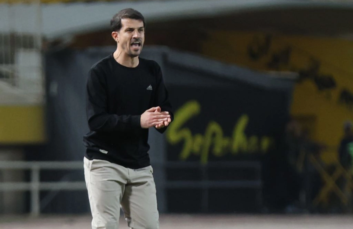 حدادی‌فر: تیم‌ها فقط دفاع می‌کنند، فوتبال ما بیمار شده!