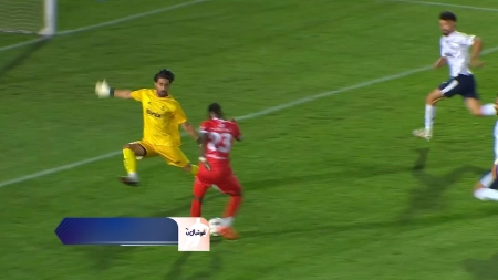 شما انتخاب کنید؛ به نظر شما برترین مهار هفته پنجم و ششم لیگ برتر ایران کدام یک از گزینه‌های زیر است؟