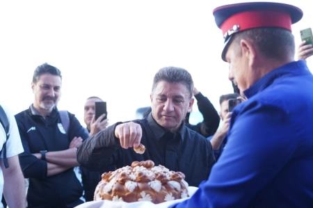 استقبال گرم روس‌ها از کاروان تیم ملی ایران