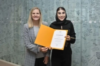 بانوی تکواندوکار ایرانی در جمع بزرگان؛ امضای کیانی روی دیوار المپیک