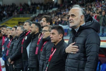 قلعه‌نویی: می‌توانستیم برنده شویم؛ باختیم اما از عملکرد تیم رضایت دارم