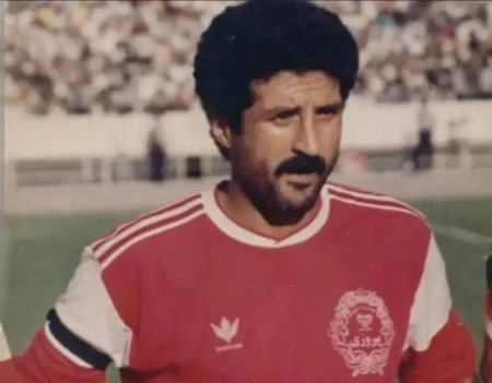 سرخپوشان با بازوبند مشکی به مصاف خیبر می‌روند