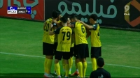 گل اول سپاهان به استقلال خوزستان توسط حاج صفی
