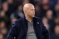 اسلوت: بازی مقابل تیمی که دفاع می‌کند همیشه دشوار است