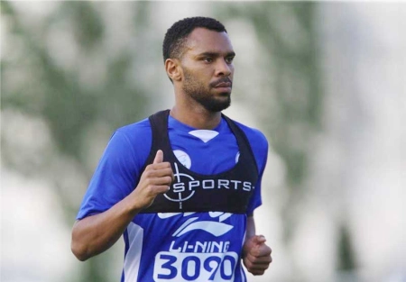 پایان دوران حرفه‌ای مدافع سابق استقلال؛ رابسون جانواریو خداحافظی کرد