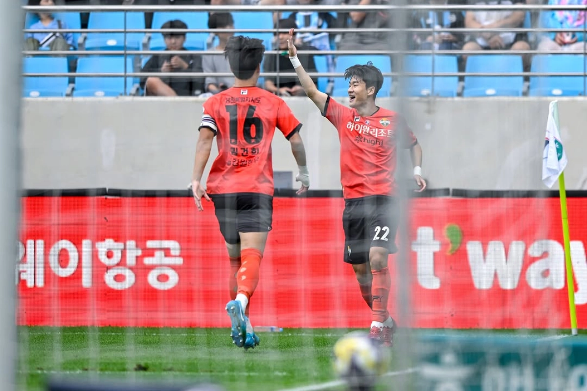 لیگ نخبگان آسیا در شرق؛ ۹ گل در ۲ بازی، کپی‌برداری از UCL!