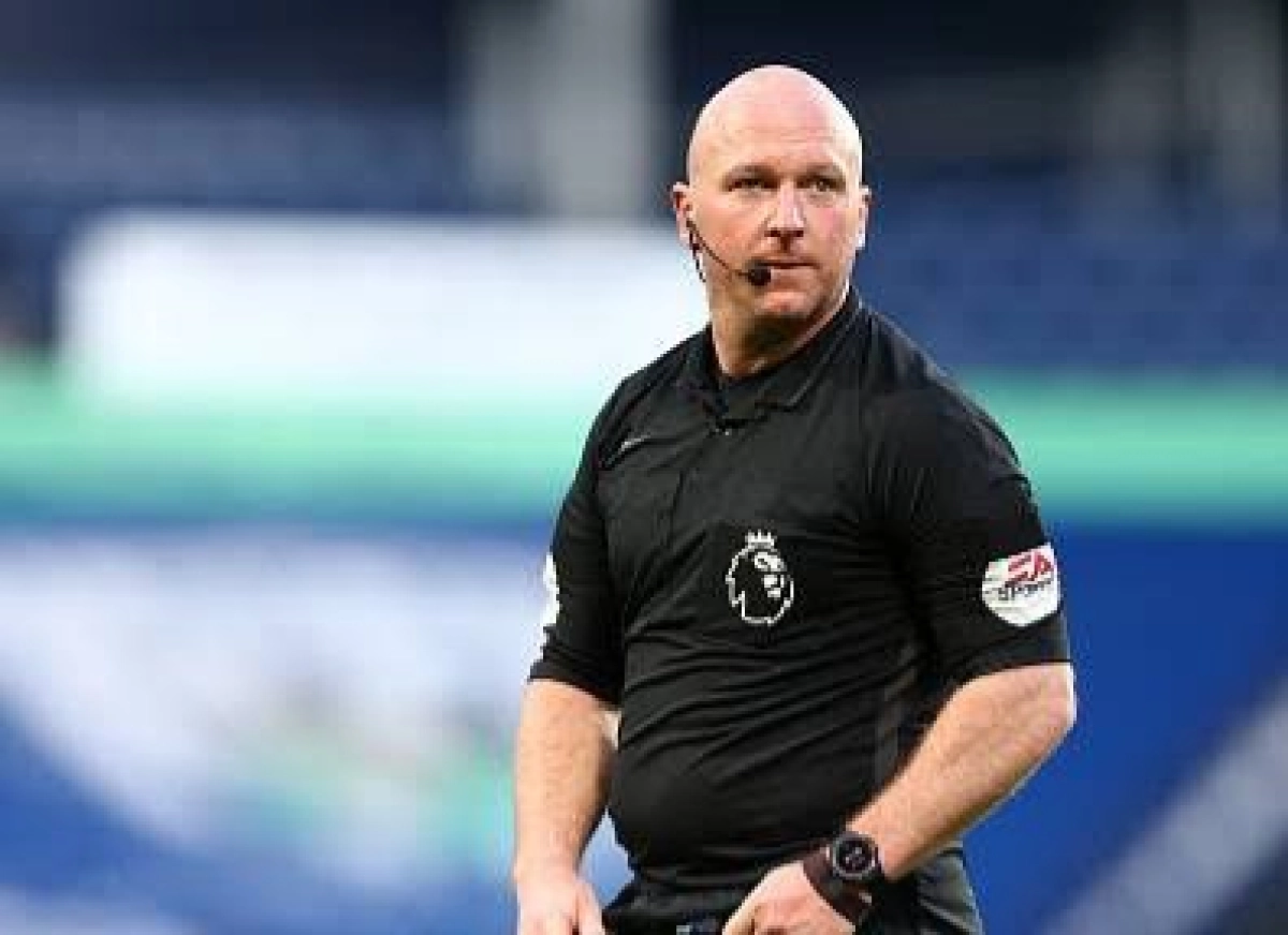 مصدومیت عجیب داور در بازی لیورپول باعث تعویضش شد!