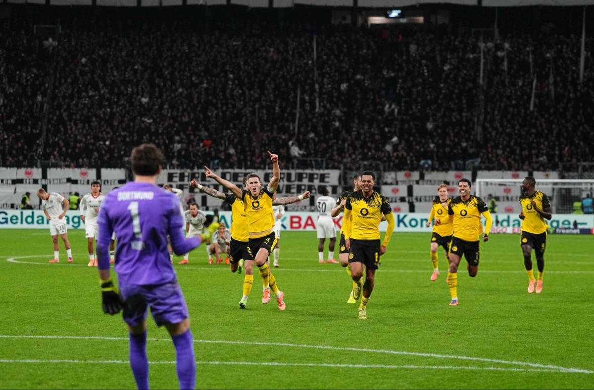 فرانکفورت ۱(۲)-(۴)۱ دورتموند؛ زنبورها از حذف گریختند