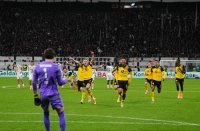 فرانکفورت ۱(۲)-(۴)۱ دورتموند؛ زنبورها از حذف گریختند