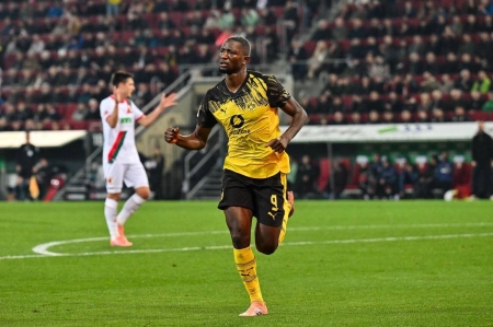 آگزبورگ ۰-۱ دورتموند؛ رقابت بالای جدول همچنان زنده است