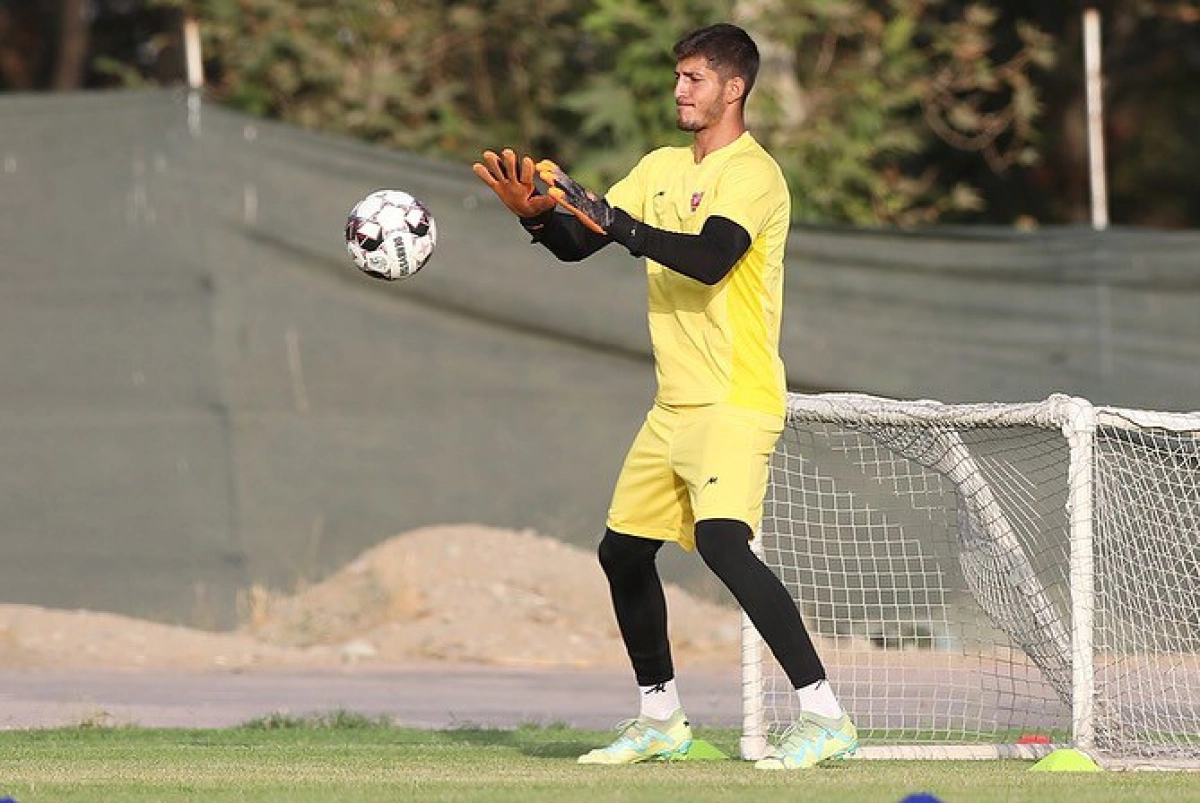 محرومیت گلر پرسپولیس از تمرین حاشیه‌ساز شد