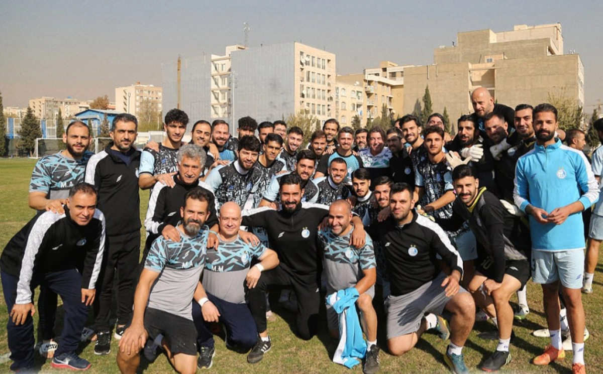 یک جشن تولد ویژه در تمرین استقلال! + عکس