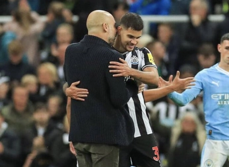 تبعات شکست مقابل نیوکاسل؛ پپ با تصویربردار درگیر شد + عکس