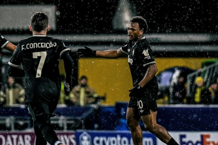 بودو/گلیمت ۲-۳ یوونتوس؛ فرار بانوی پیر از فاجعه در نروژ