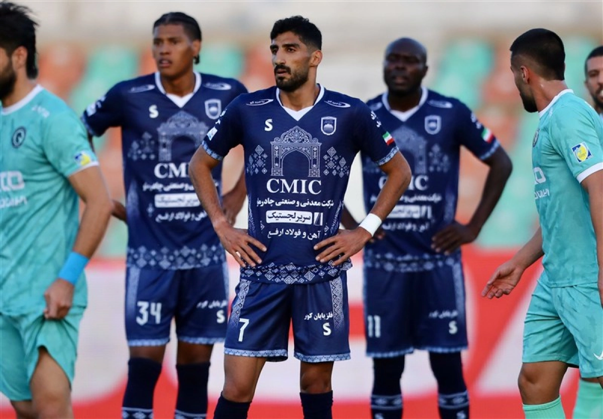 خدادادی: صدر جدول هستیم، اما توقعات باید منطقی باشد