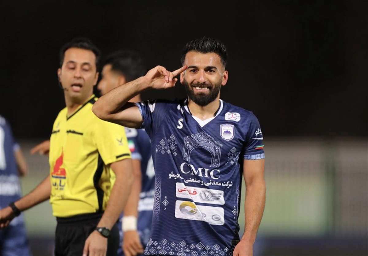 دوگانگی خانواده حبیبی‌نژاد؛ تشویق چادرملو یا فولاد؟