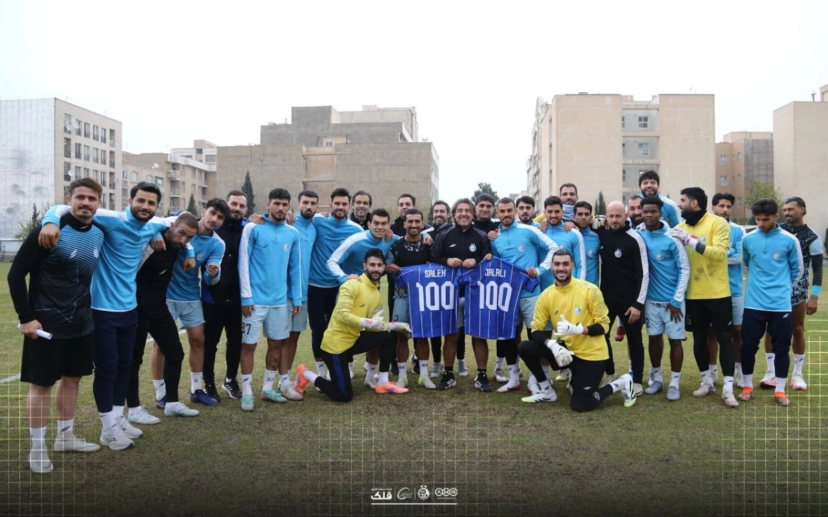 جشن ۱۰۰تایی شدن دو ستاره استقلال در آستانه دربی + عکس