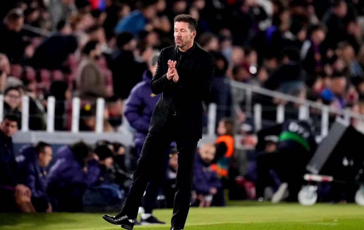 سیمئونه: نمی‌دانم چرا توپ طلا را به رافینیا ندادند