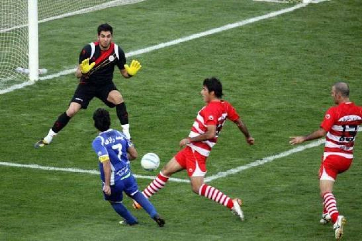 کری جنجالی فرهاد مجیدی با یادآوری دربی ۶۹! + عکس