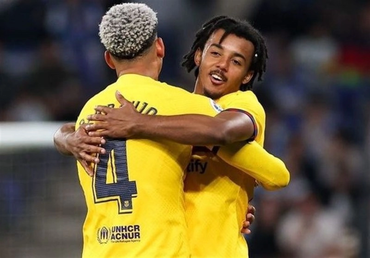 کونده برای کمک به بارسلونا اعلام آمادگی کرد: اگر لازم باشد مدافع میانی بازی می‌کنم