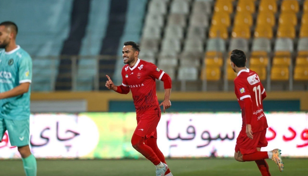 سرخپوشان روی کاکل ستاره ازبک؛ او فقط برای اوسمار بازی می‌کند!