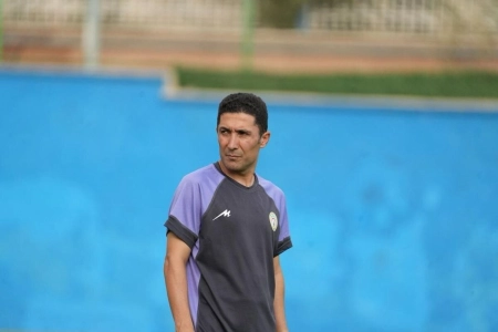 مربی فجر: باید فشار را از روی بازیکنانمان برداریم