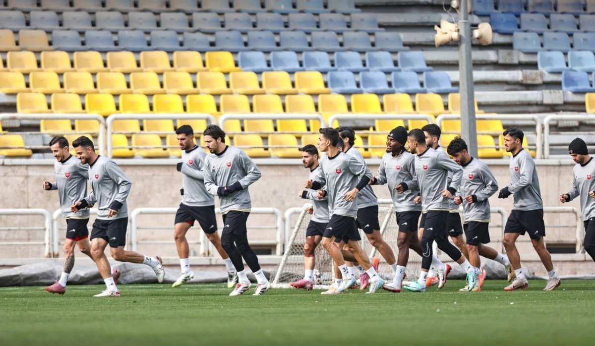 پرسپولیس با توپ پُر مقابل تراکتور؛ ستاره‌ها رسیدند