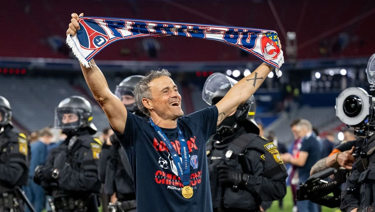 مراسم بهترین‌های سال فیفا | انریکه بهترین مربی سال شد