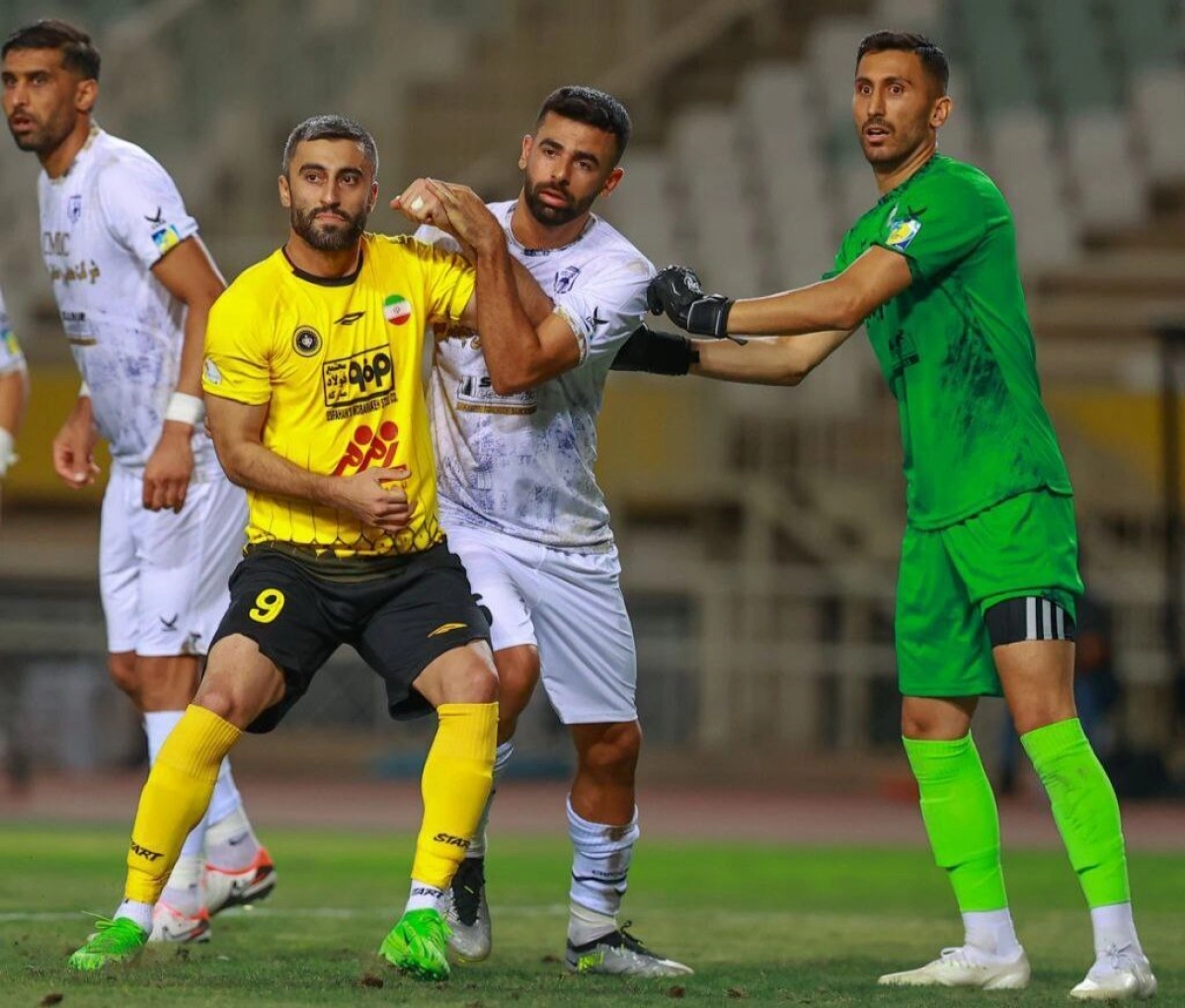 سپاهان پس از شوک حذف؛ فرصت طلایی برای جبران مقابل چادرملو