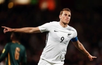 جراحی زانوی ستاره رقیب ایران؛ کریس برای جام‌جهانی آماده شد + عکس‌