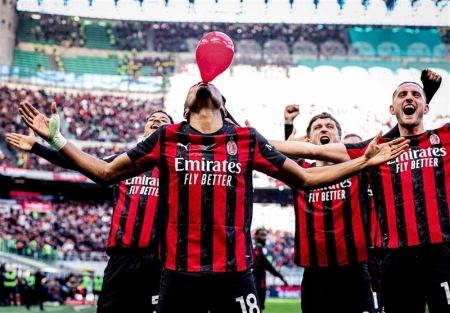 میلان ۳-۰ ورونا؛ روسونری با سه گل به صدر رفت