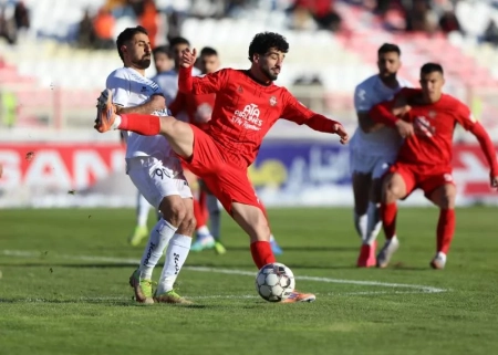 تراکتور ۰ - ۰ ملوان؛ صعود به رتبه چهارم با تساوی در هوای سرد تبریز