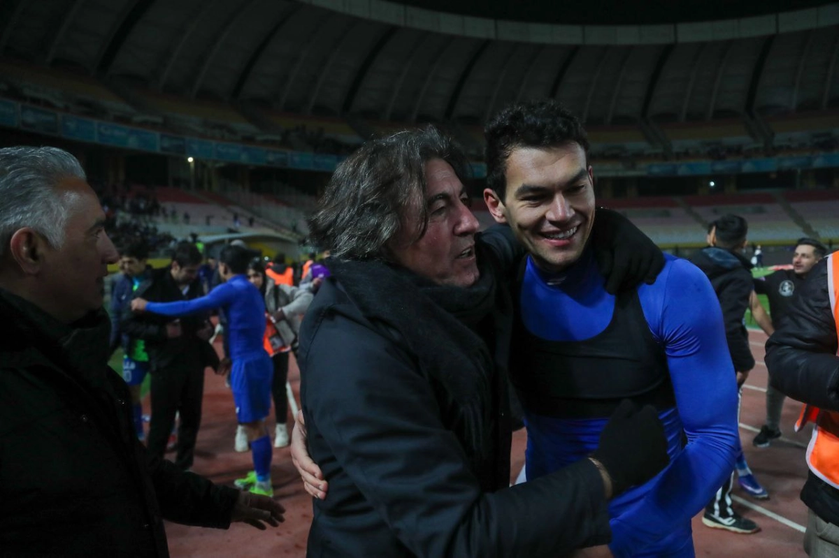 واکنش آشورماتوف به گل‌به‌خودی: من نمی‌زدم، بازیکن سپاهان می‌زد!