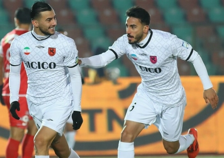 گل‌محمدی به دنبال جذب هافبک مس رفسنجان