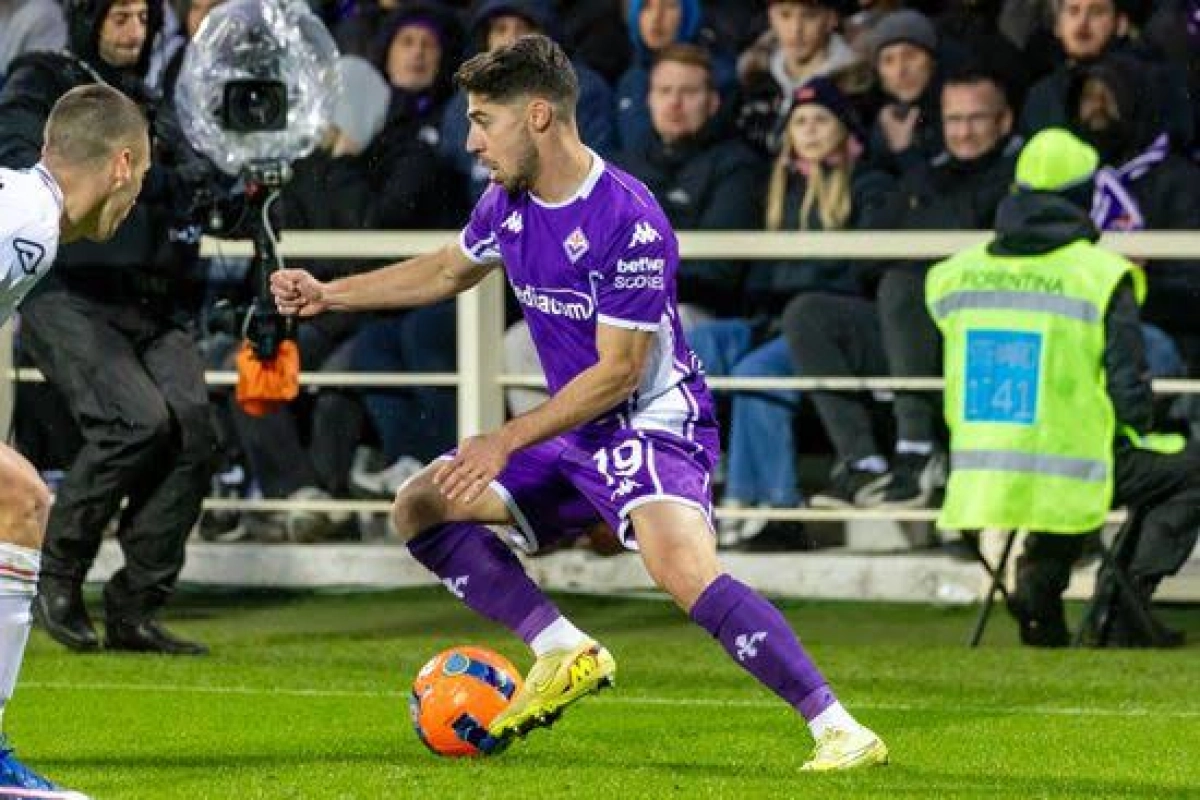 کمپین اعتراضی هواداران فیورنتینا برای اخراج بازیکن اسرائیلی