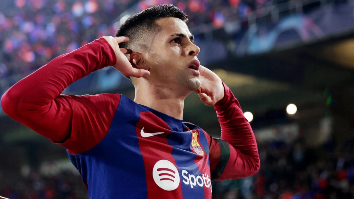 بازگشت مدافع پرتغالی به اروپا؛ ژائو کانسلو راهی بارسلونا شد