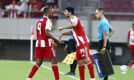 کورس آقای گلی طارمی با هم‌تیمی آماده مراکشی + عکس