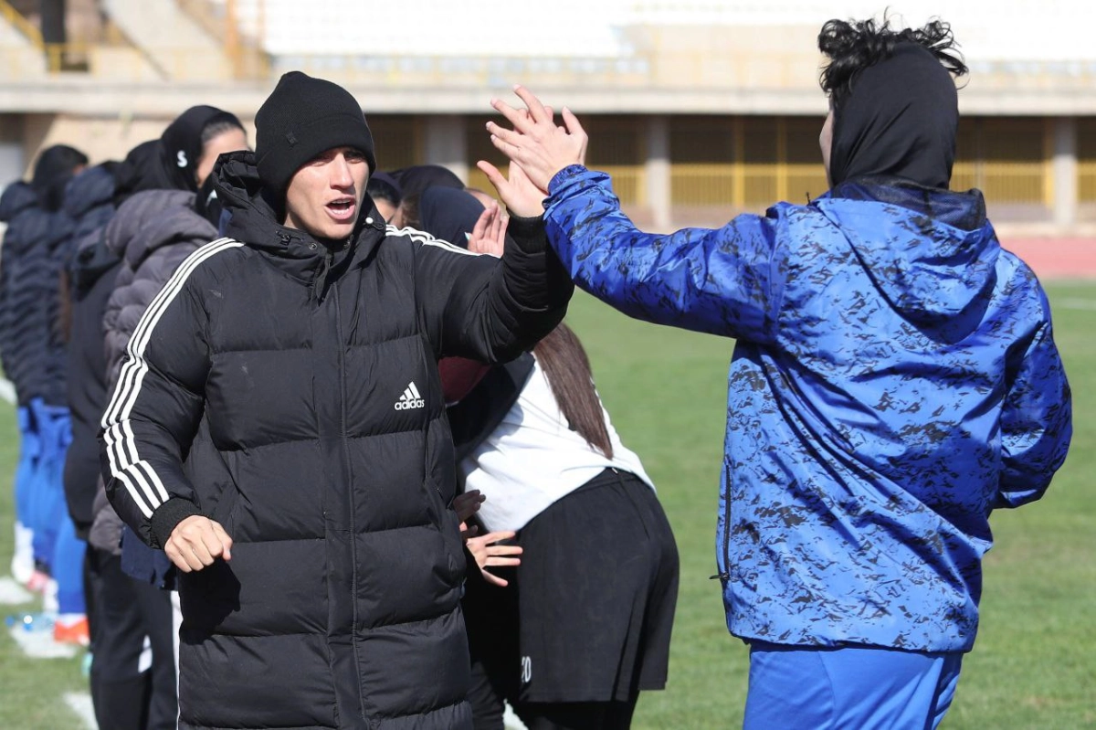 گزارش تصویری لیگ زنان | سنگین ماشین ایستا ۳-۱ فرا ایساتیس شیراز - تصویر 10