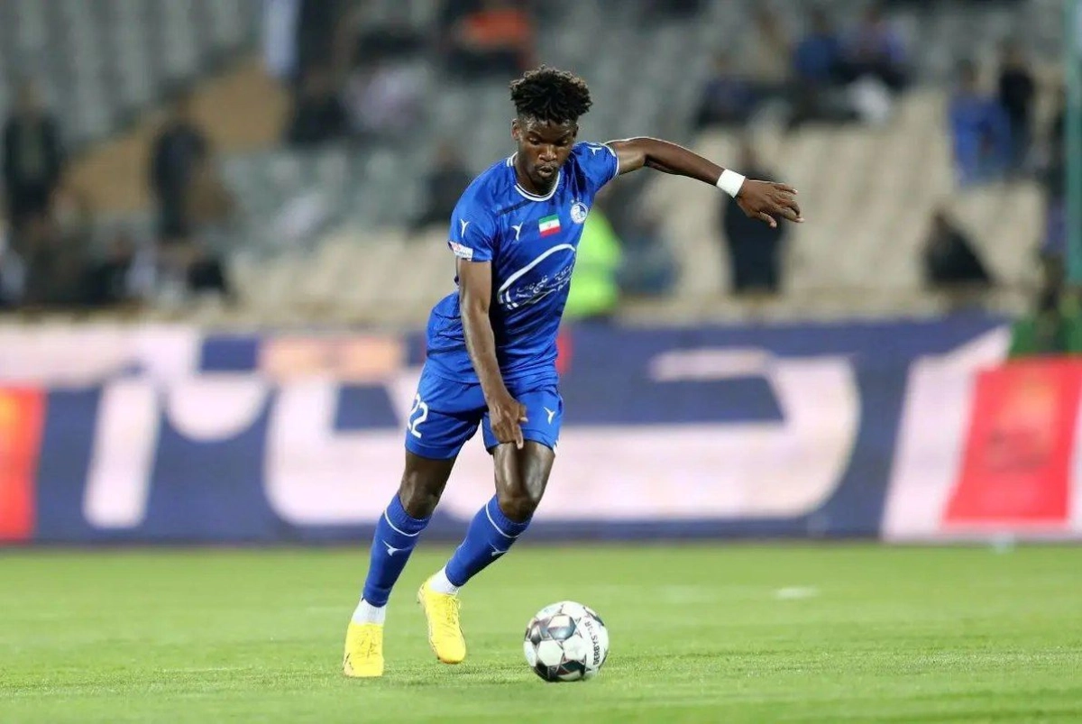 استقلال با وکلای اروپایی به دنبال توبیخ اندونگ