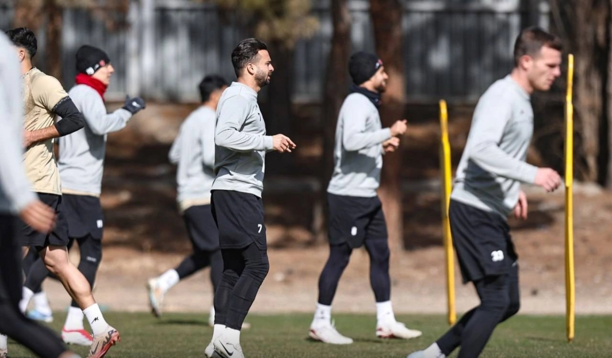 حاشیه عجیب در تمرین پرسپولیس؛ درگیری فیزیکی بین دو بازیکن!