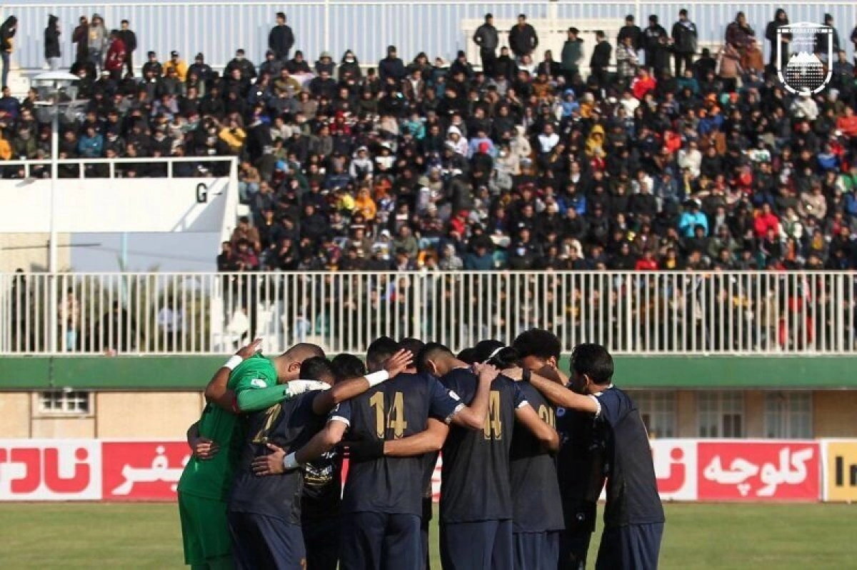 یک بازی دیگر لیگ برتر هم با تماشاگر شد